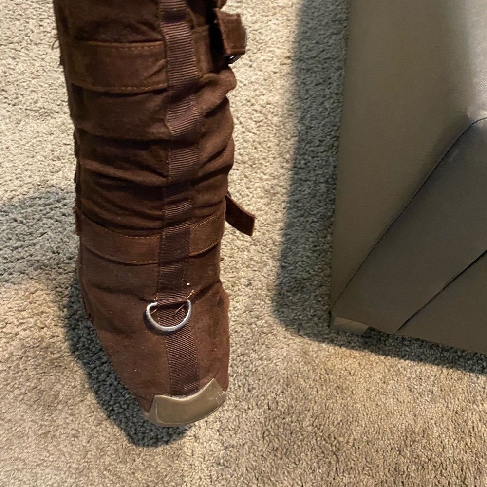 Suede boots